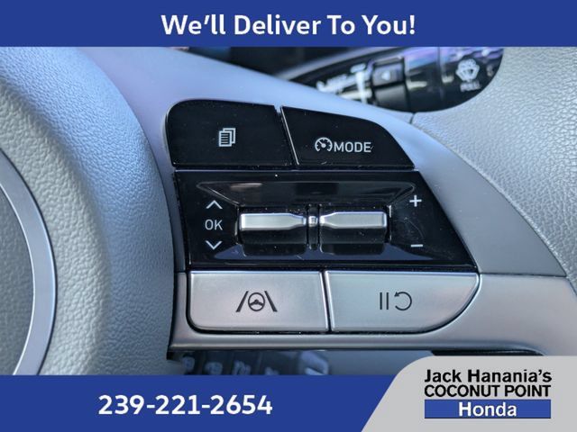 Used 2021 Hyundai Elantra SE FWD image 24