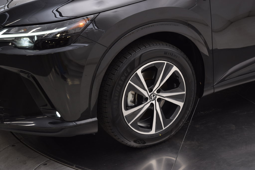 Used 2024 Lexus RX 350 FWD w/ Technology Package image 11