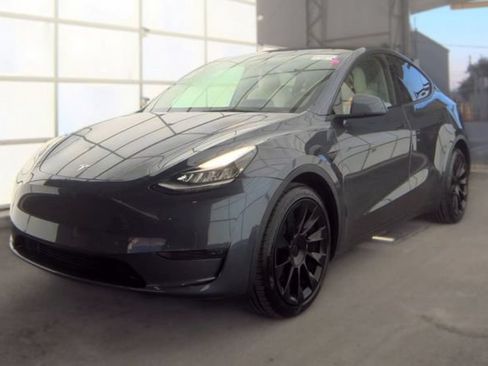 Used 2022 Tesla Model Y Long Range AWD/4WD image 2