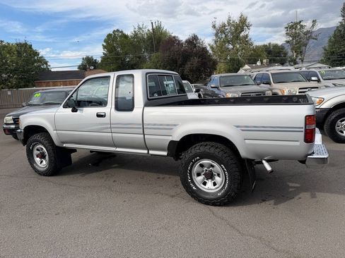Used 1991 Toyota Pickup Deluxe AWD/4WD image 43
