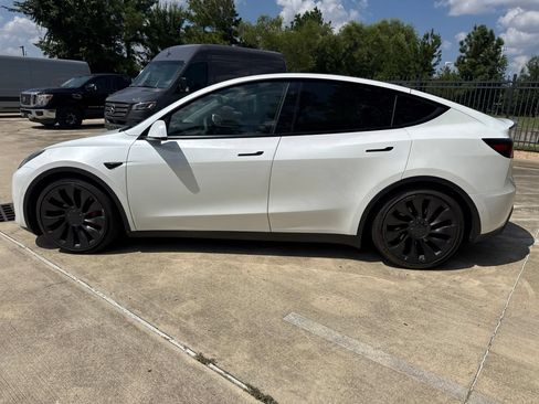 Used 2022 Tesla Model Y Performance AWD/4WD image 7