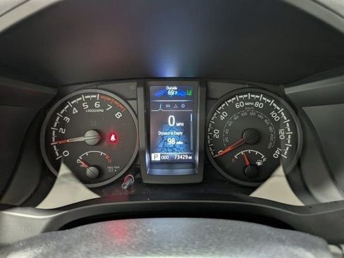 Used 2022 Toyota Tacoma SR image 4