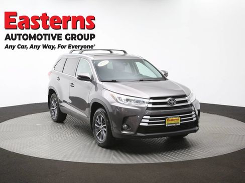 Used 2019 Toyota Highlander XLE AWD/4WD image 54