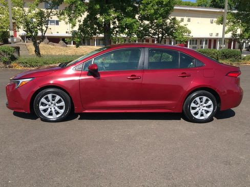 Used 2024 Toyota Corolla LE FWD image 3