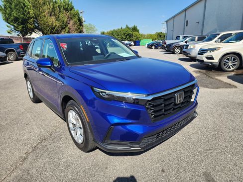 Used 2023 Honda CR-V LX image 2
