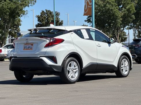 Used 2021 Toyota C-HR LE FWD image 3