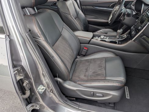Used 2022 Nissan Maxima SR w/ Sport Mat Group FWD image 21