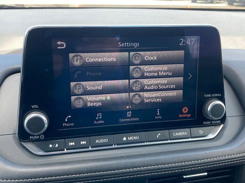 Used 2025 Nissan Rogue SV image 20