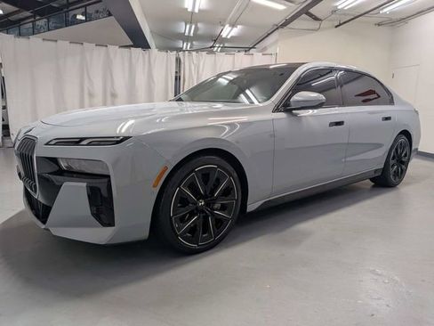 Used 2023 BMW 760i xDrive w/ Luxury Rear Seating Package AWD/4WD image 5