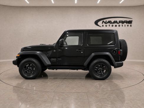Used 2025 Jeep Wrangler Sport AWD/4WD image 4