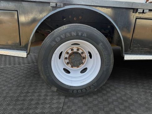 Used 2022 Ford F550 2WD Crew Cab Super Duty w/ Power Equipment Group image 17