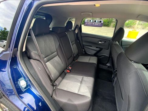 Used 2025 Nissan Rogue SV FWD image 24
