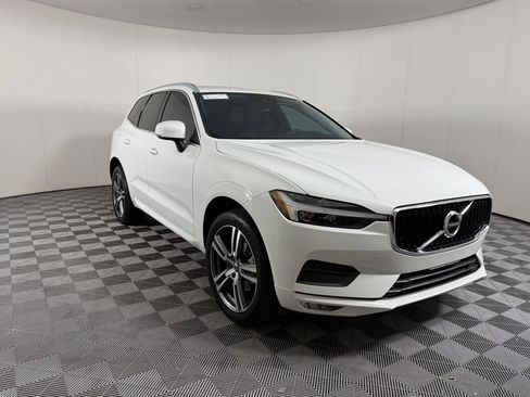 Used 2021 Volvo XC60 T5 Momentum w/ Premium Package AWD/4WD image 7
