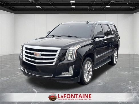 Used 2020 Cadillac Escalade Luxury image 1