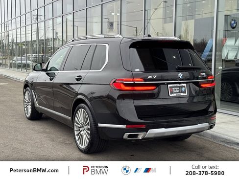 Used 2023 BMW X7 xDrive40i w/ Premium Package image 3