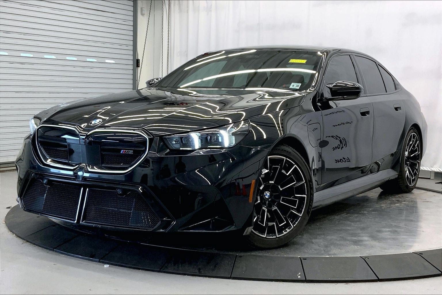Used 2025 BMW M5 w/ Executive Package AWD/4WD image 1