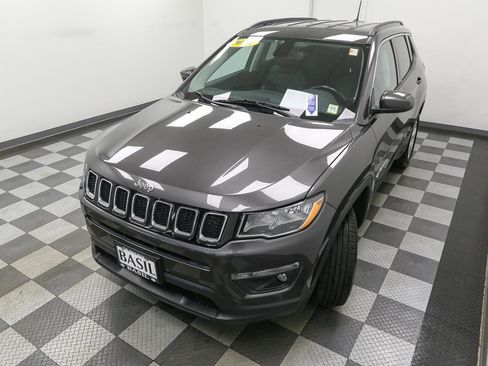 Used 2020 Jeep Compass Latitude w/ Cold Weather Group AWD/4WD image 6