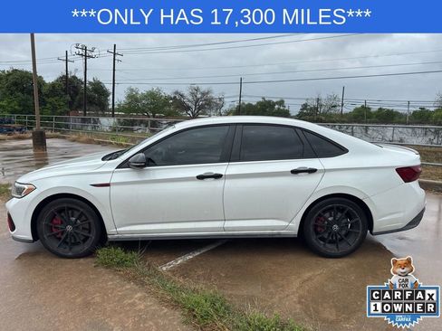 Used 2024 Volkswagen Jetta GLI 40th Anniversary Edition image 8