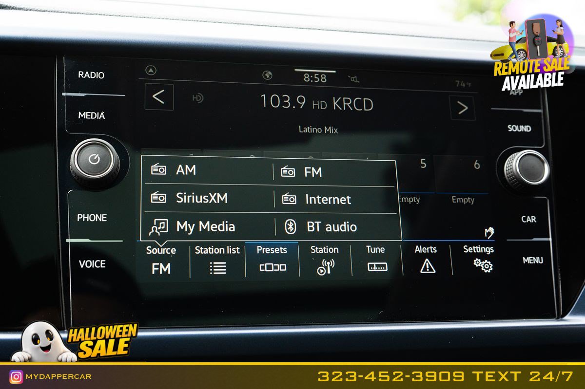 Used 2023 Volkswagen Taos SE w/ Panoramic Sunroof Package FWD image 32