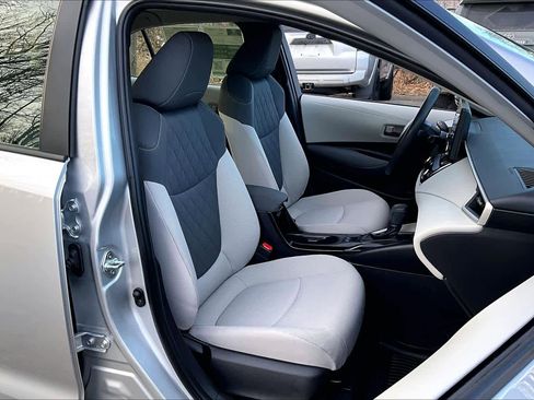 Used 2022 Toyota Corolla LE image 8