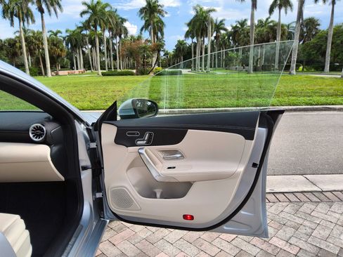 Used 2025 Mercedes-Benz CLA 250 4MATIC image 39