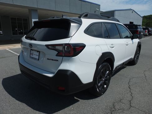 Used 2025 Subaru Outback Onyx Edition AWD/4WD image 3