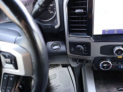 Used 2022 Ford F250 Lariat w/ Lariat Ultimate Package AWD/4WD image 33