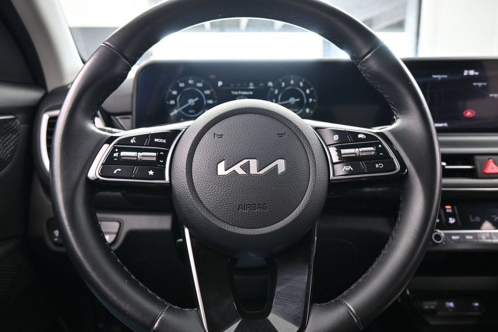 Used 2024 Kia Seltos S FWD image 26