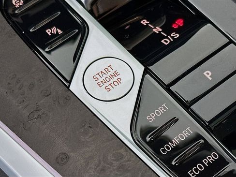 Used 2025 BMW X5 xDrive40i w/ Premium Package image 19