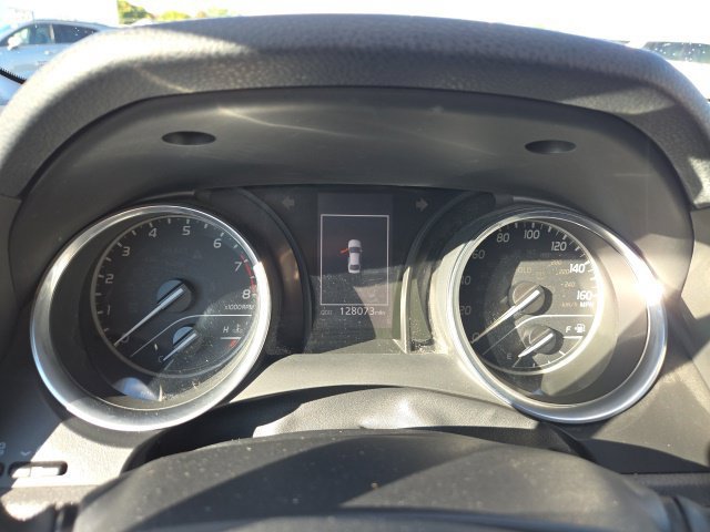 Used 2018 Toyota Camry SE w/ Convenience Package FWD image 21