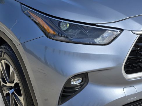 Used 2023 Toyota Highlander XLE FWD image 37