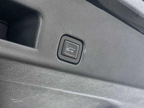 Used 2024 GMC Acadia Elevation AWD/4WD image 32