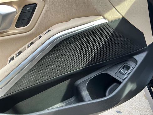 Used 2020 BMW 330i Sedan w/ Premium Package image 31