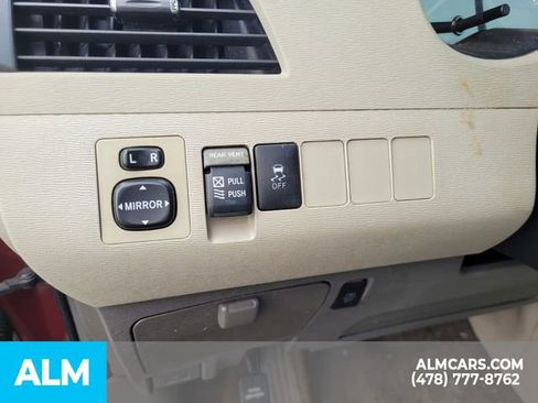 Used 2014 Toyota Sienna XLE image 15