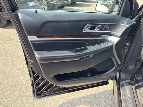 Used 2018 Ford Explorer Limited w/ Equipment Group 301A image 11