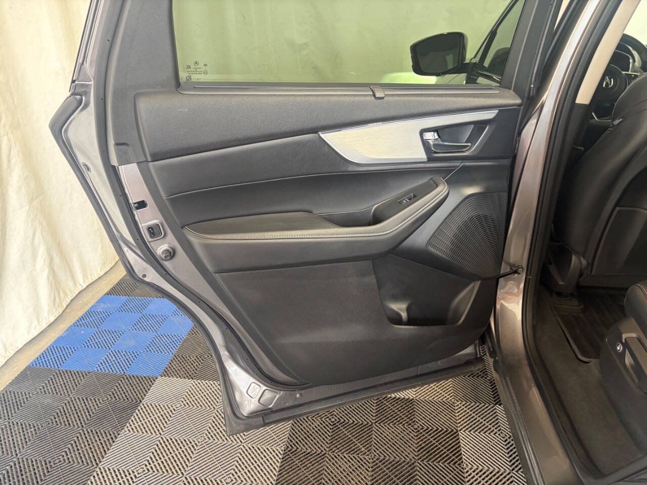 Used 2024 Acura MDX w/ Technology Package AWD/4WD image 10