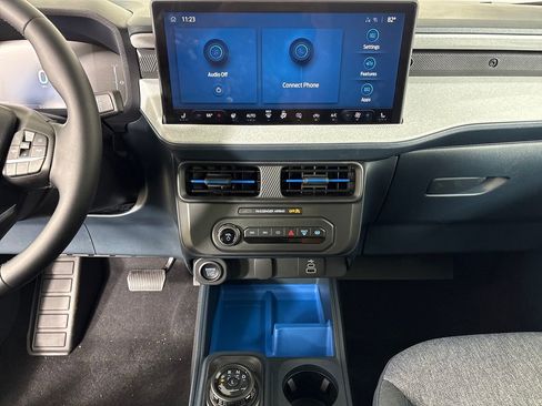 New 2026 Ford Maverick XLT w/ XLT Luxury Package FWD image 29