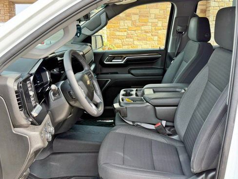 Certified 2022 Chevrolet Silverado 1500 LT AWD/4WD image 16