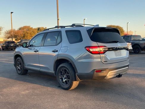 Used 2024 Honda Pilot TrailSport image 7