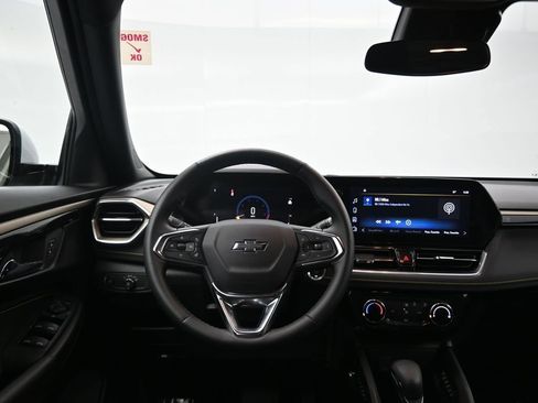 Used 2025 Chevrolet TrailBlazer ACTIV w/ LPO, Trailering Package image 32