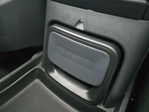 Used 2024 Rivian R1S Adventure AWD/4WD image 32