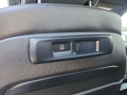 Used 2022 BMW X7 M50i AWD/4WD image 23