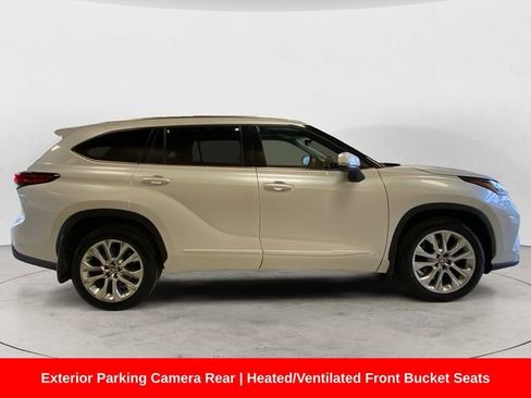 Used 2022 Toyota Highlander Limited image 7