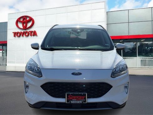 Used 2020 Ford Escape Titanium image 10