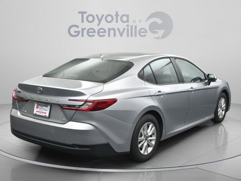 Used 2025 Toyota Camry LE FWD image 13