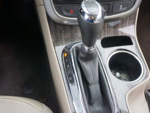 Used 2015 Chevrolet Malibu LT w/ Power Convenience Package image 10