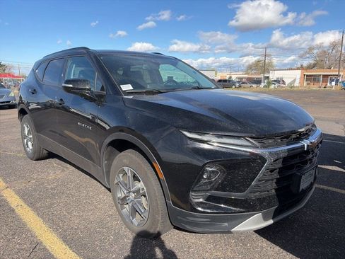 Used 2024 Chevrolet Blazer LT image 2