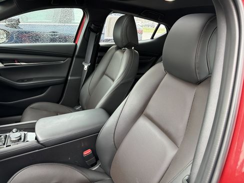Certified 2025 MAZDA MAZDA3 Hatchback w/Premium Plus Pkg image 15
