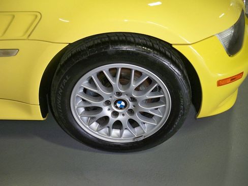 Used 2001 BMW Z3 2.5i image 9