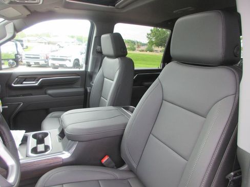 New 2026 GMC Sierra 2500 SLT w/ SLT Premium Package AWD/4WD image 13